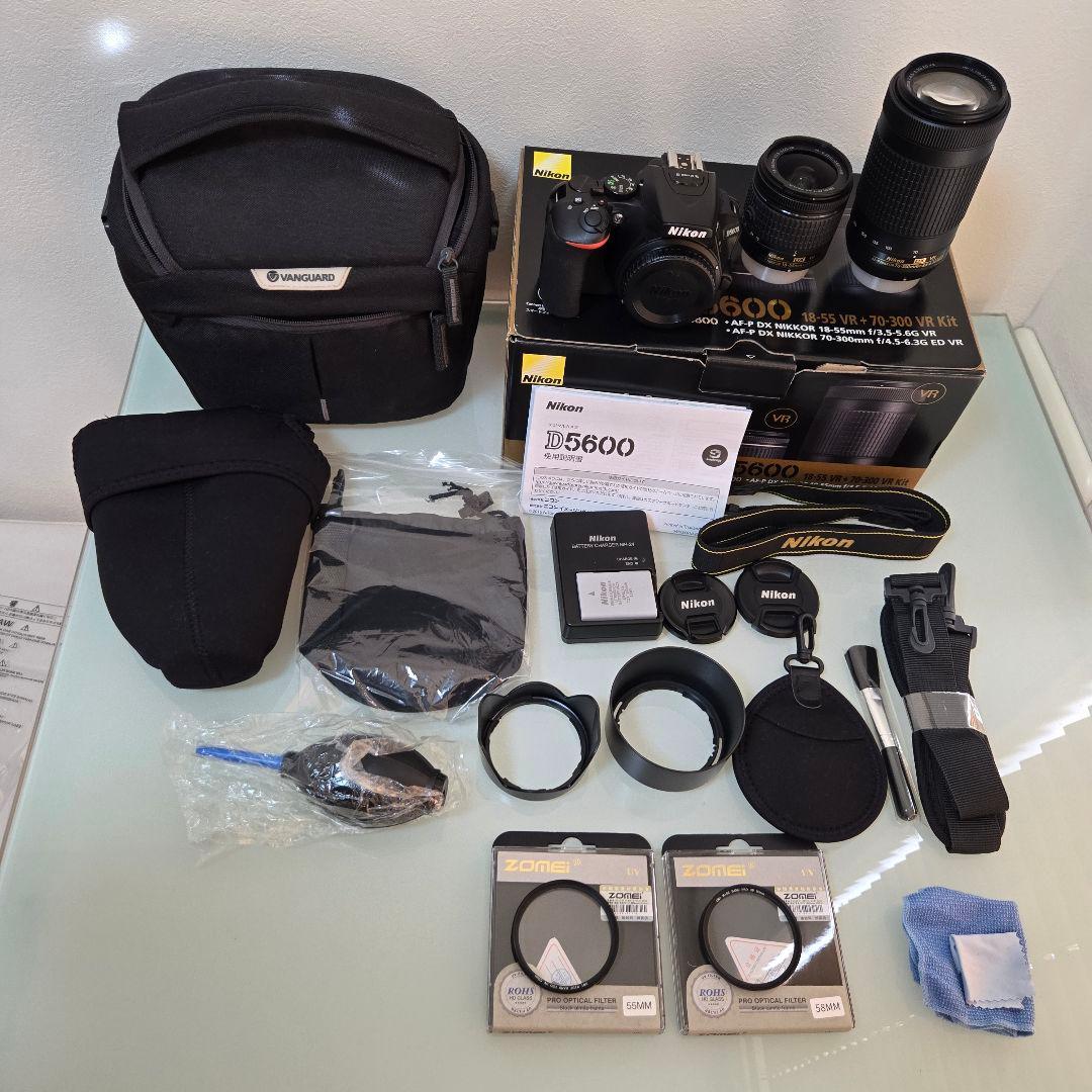 Nikon D5600 ダブルズームキット+おまけ付き