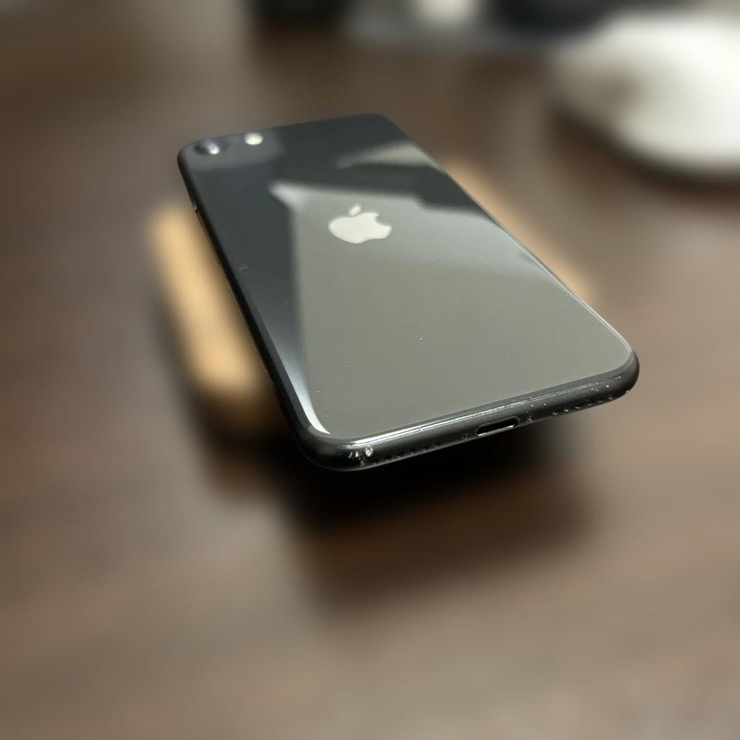 千*ん様 iPhone SE 第2世代 本体 バッテリー最大容量74%