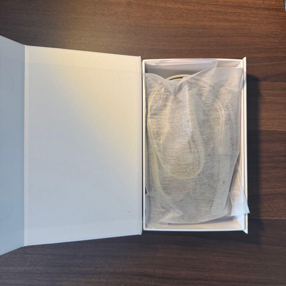 【新品未使用】DEMIU パールカラー 手帳型ケース ストラップ付き