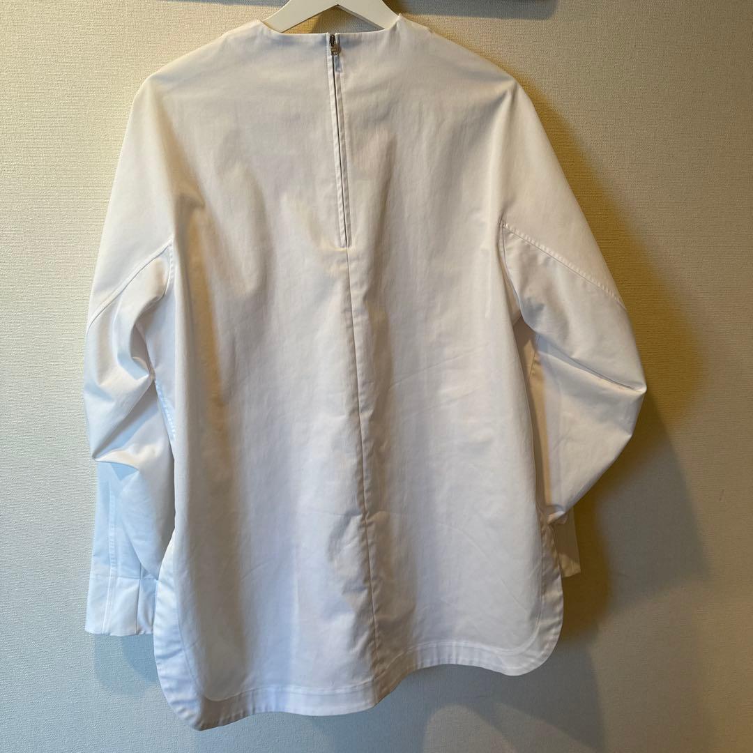 HYKE クルーネックホワイト コットン 長袖シャツ