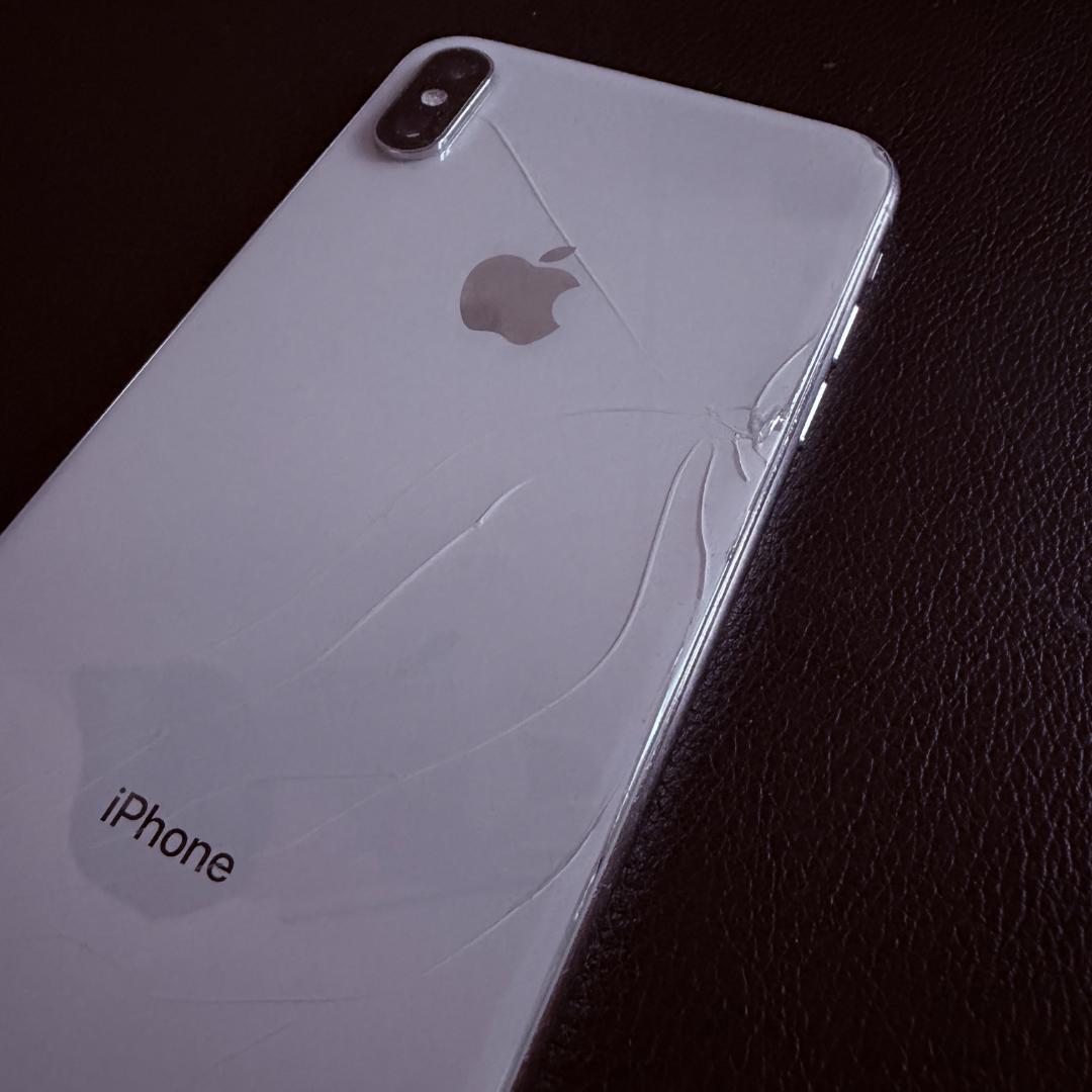 iPhone XS Max 64GB 本体　中古　ひびあり