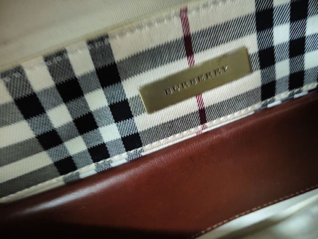 ルイ　セール！BURBERRY アイボリー ショルダーバッグ