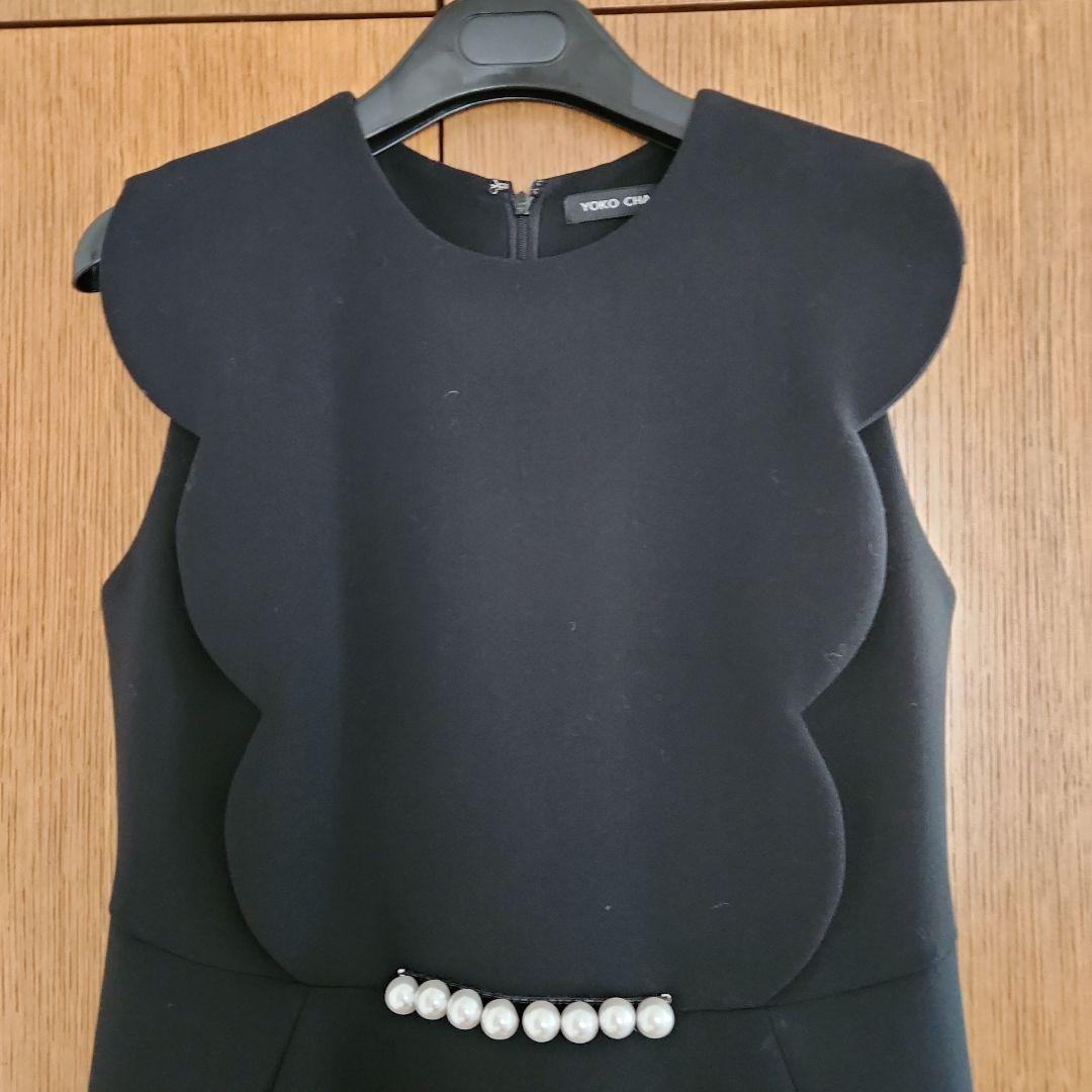 黒のスカラップデザインノースリーブワンピース