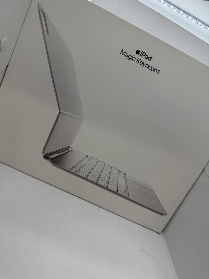 【新品未開封】iPad Magic Keyboard ホワイト MWR43J/A