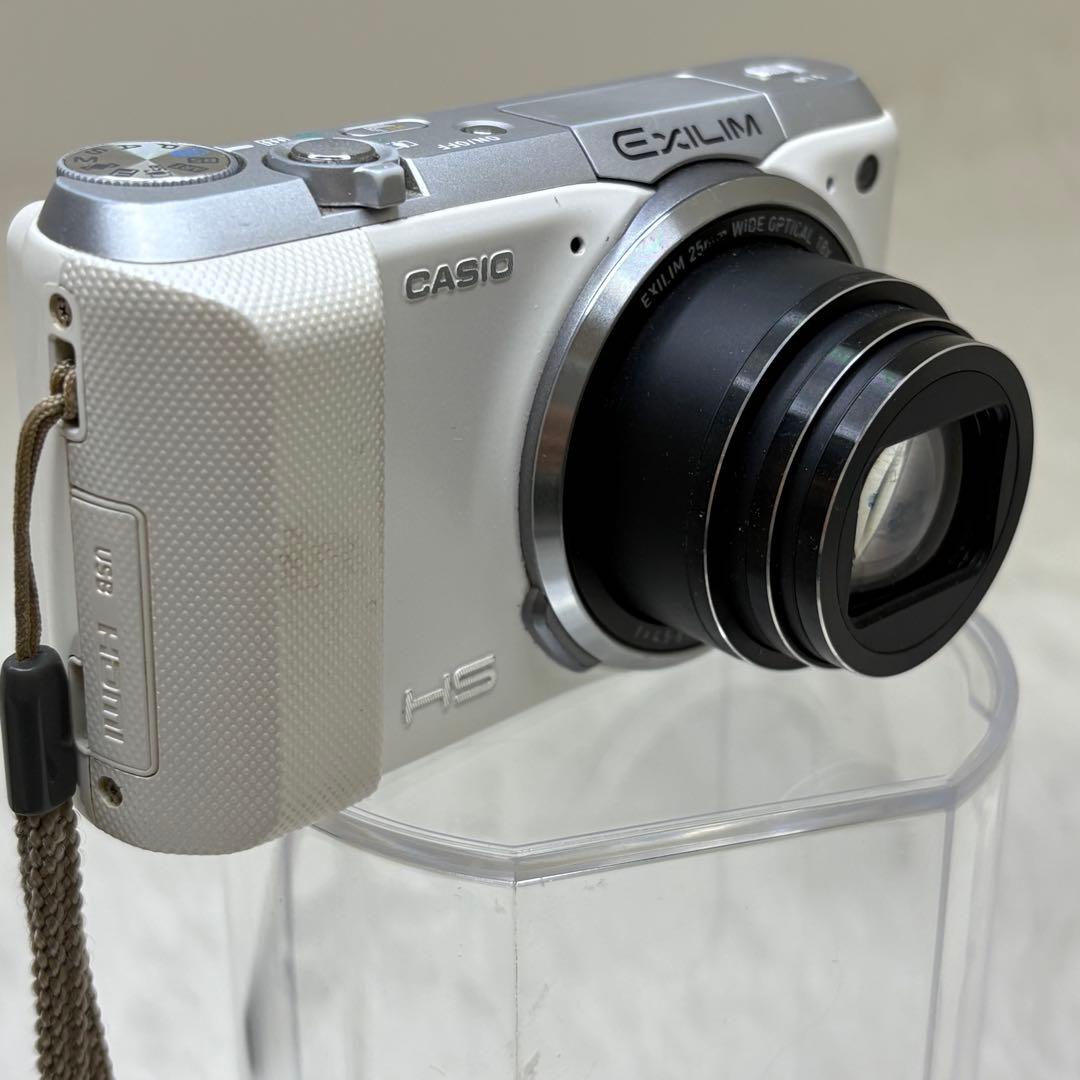 CASIO カメラ　EX-ZR850 ホワイト コンデジ　ジャンク