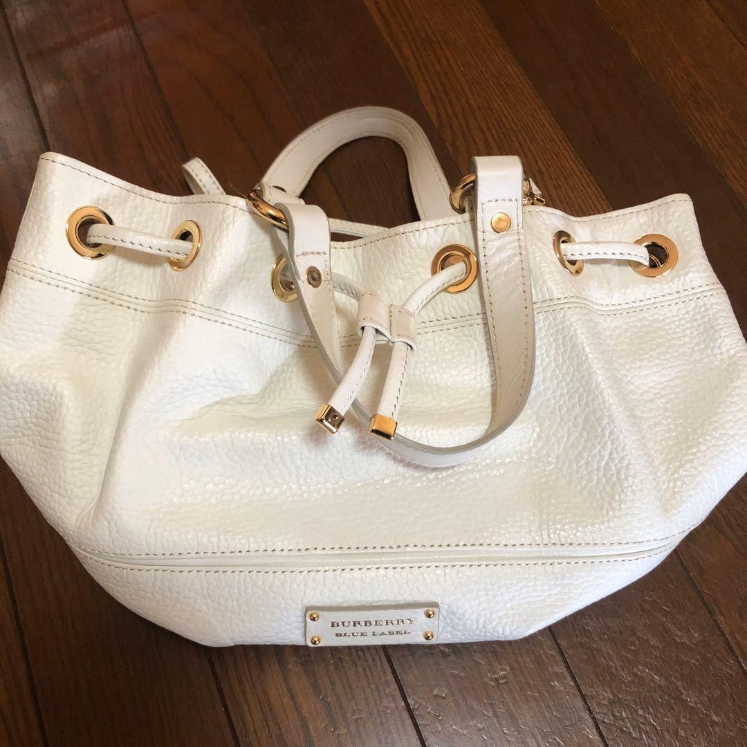 りさりさのママ専用(美品)可愛らしい白のバーバリーハンドバック