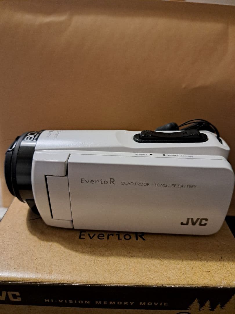JVC EverioR ホワイト QUAD PROOF