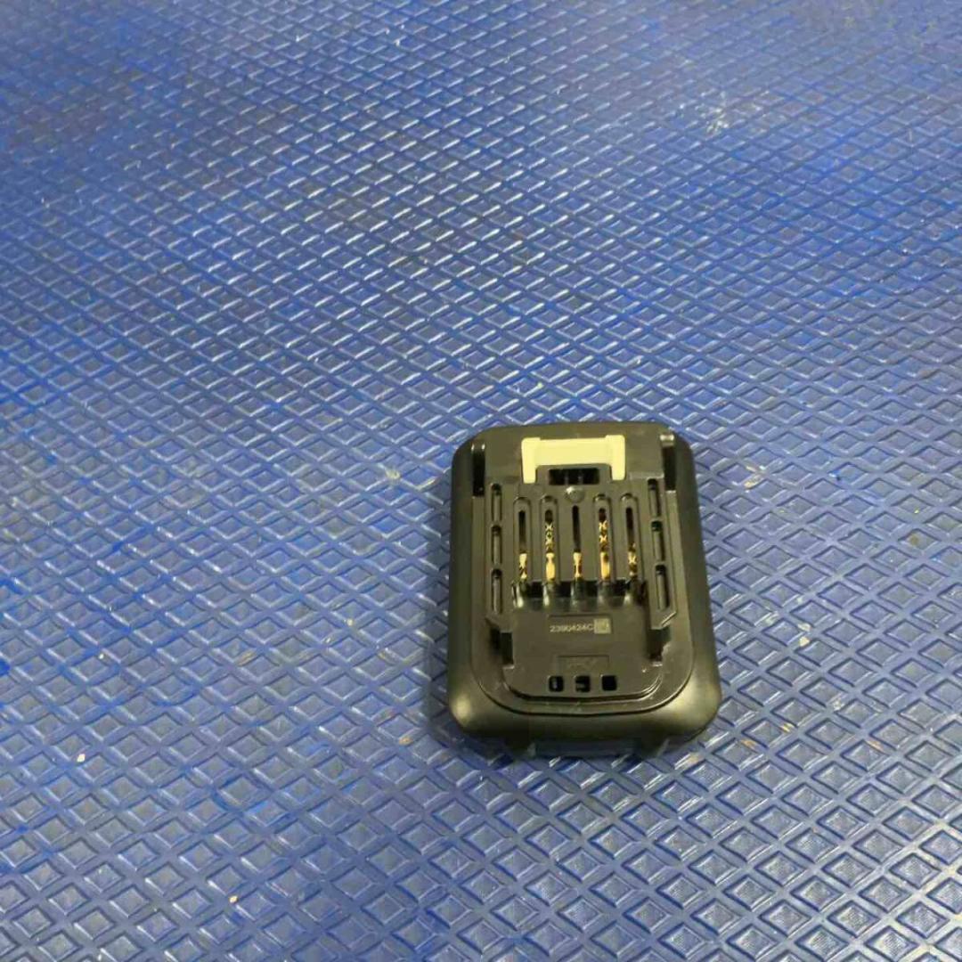 【動作品】マキタ(makita) コードレスクリーナー CL108FDSHW