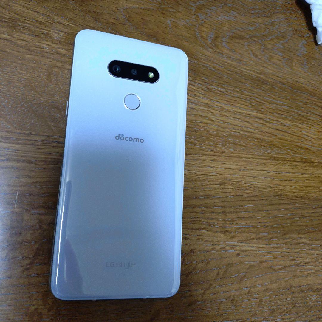 LG style docomo ホワイト 本体