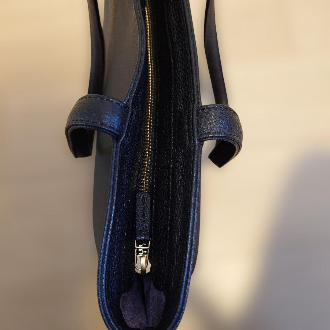 HushTugレザートート　ブラック