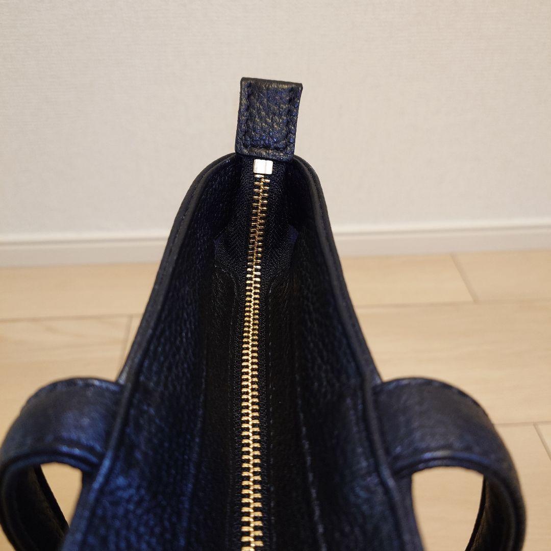 HushTugレザートート　ブラック