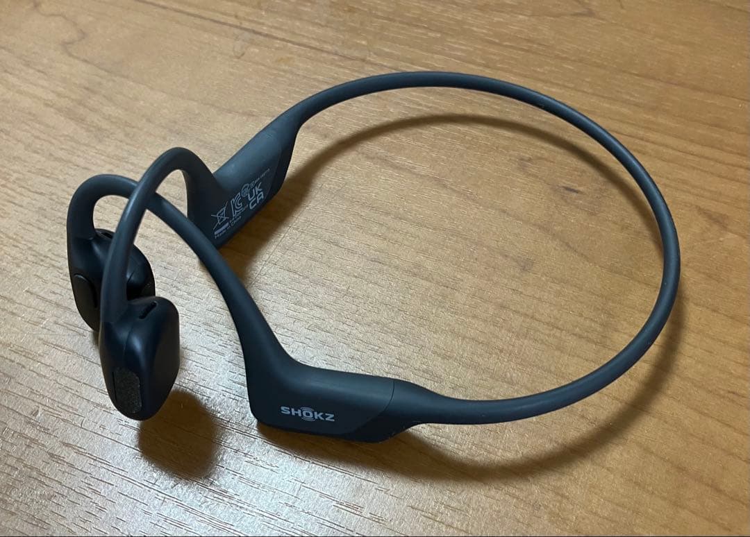 中古品 SHOKZ OpenRun Pro 骨伝導イヤホン