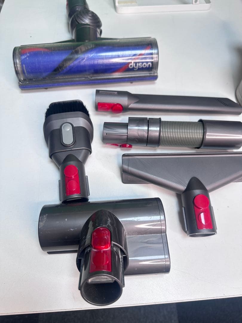 【純正•付属品付き】dyson ダイソン sv10 コードレスクリーナー