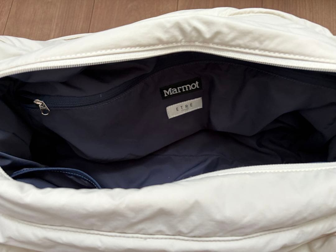 Marmot ETRE TOKYO PERTEXパディングショルダーバック
