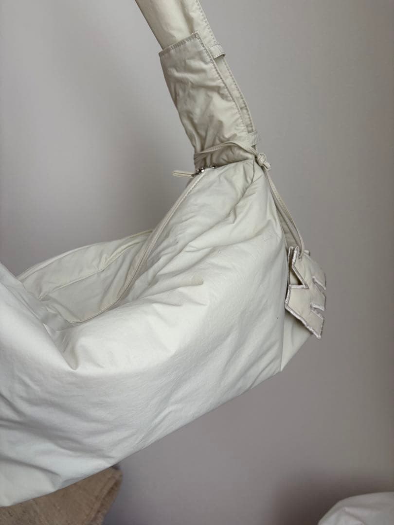 Marmot ETRE TOKYO PERTEXパディングショルダーバック