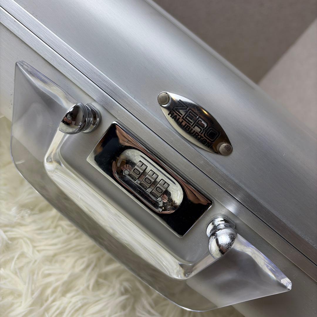 美品　ゼロハリバートン　アタッシュケース　クリアハンドル　アルミ