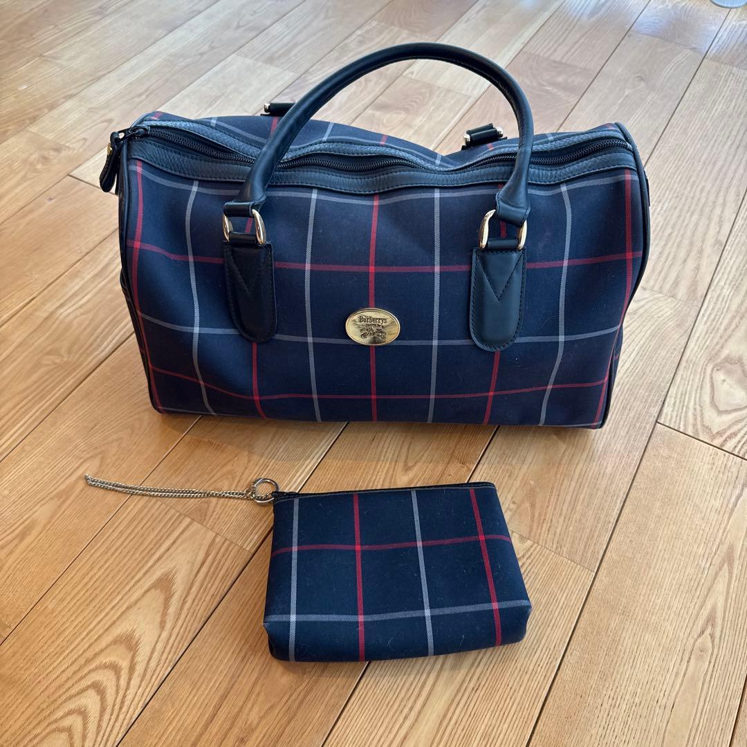 りんご　Burberrys チェック柄 ボストンバッグ　バーバリー