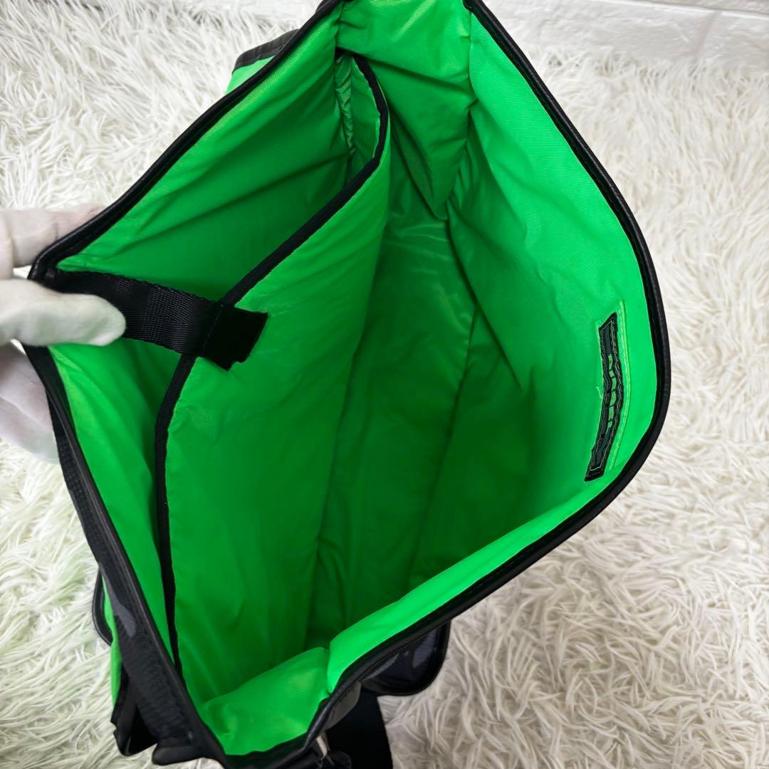 DIESEL✨大容量メッセンジャーバッグ　レザーナイロン　カモフラ　刻印　y2k