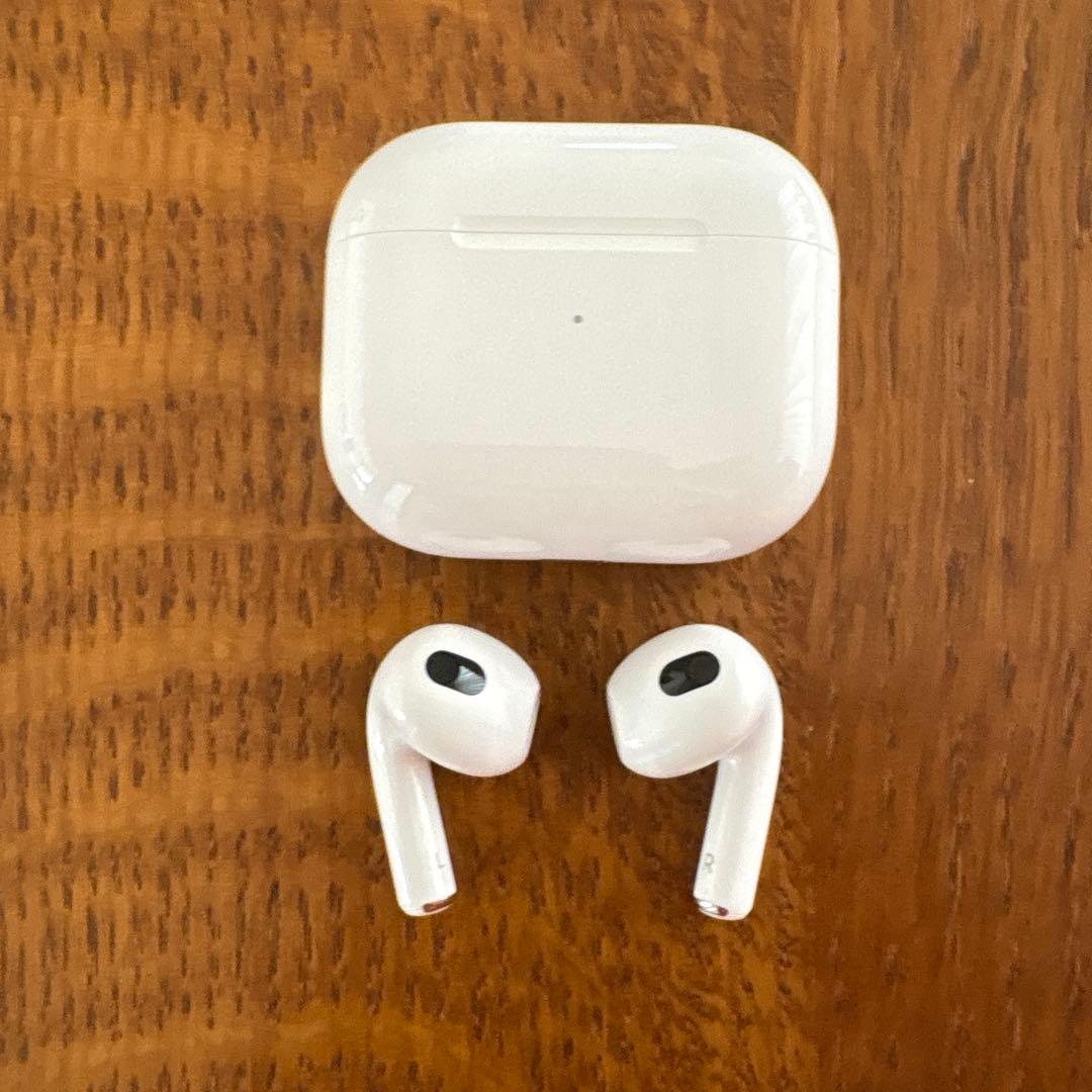 【美品】【正規品】AirPods 第三世代