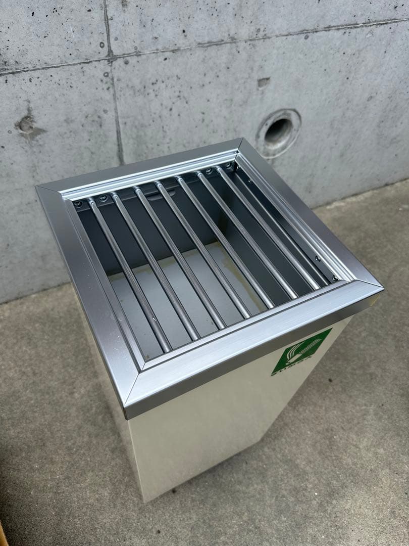 サカナマークのスモーキングスタンド 灰皿 新品