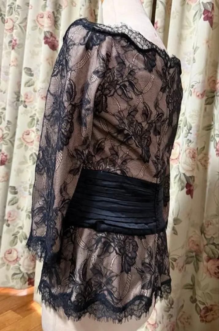 Tadashi shoji オフショルダーレーストップス J024