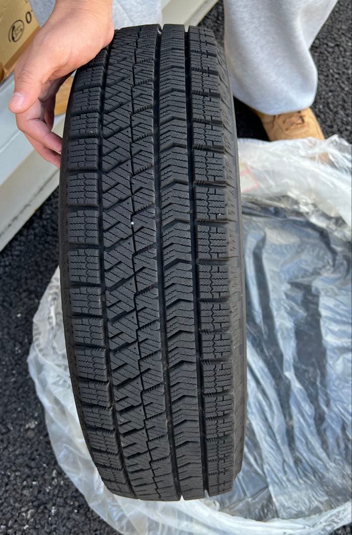 ブリヂストン スタッドレスタイヤ 14インチ ブリザック