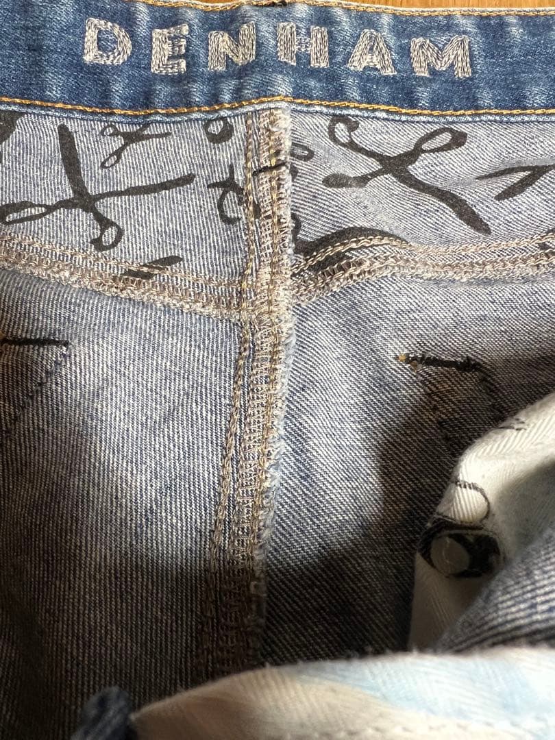 【極美品】DENHAM RAZORW33カンディアーニ製ダメージ加工イタリア生地