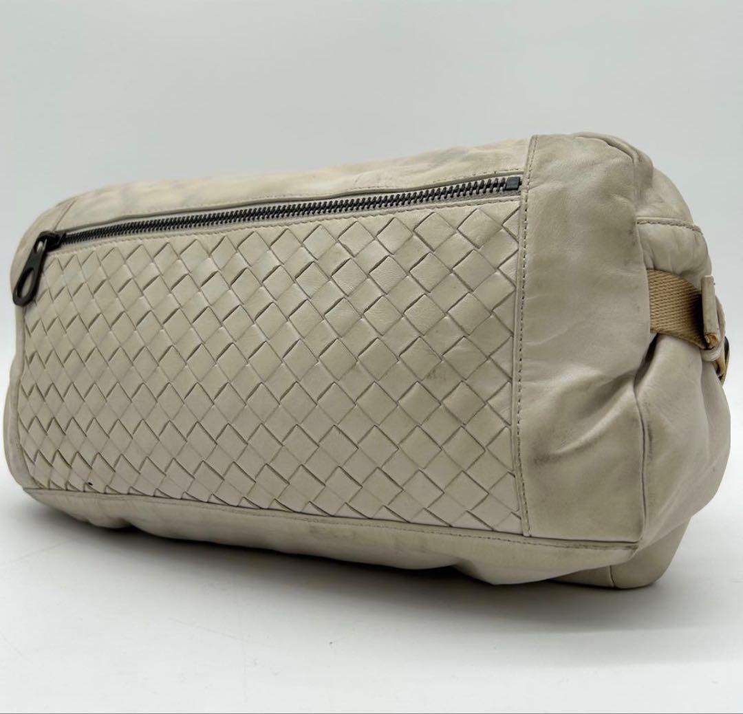 【良品】ボッテガヴェネタ ボディバッグ イントレチャート レザー アイボリー