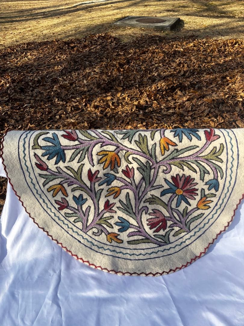 セール　限界価格　ナムダ　ウールラグ　ハンドメイド