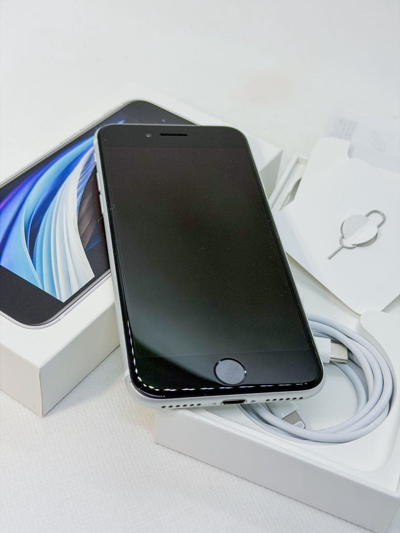 【極上品】iPhone SE 第2世代 64GB ホワイト バッテリー新品