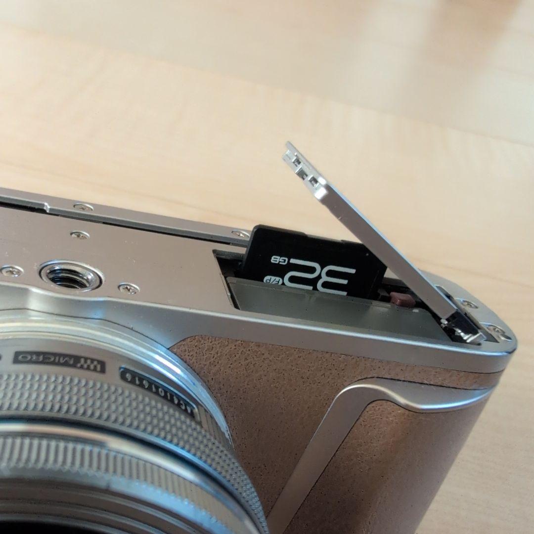 OLYMPUS PEN E-PL9 14-42ｍｍレンズ　2019年購入