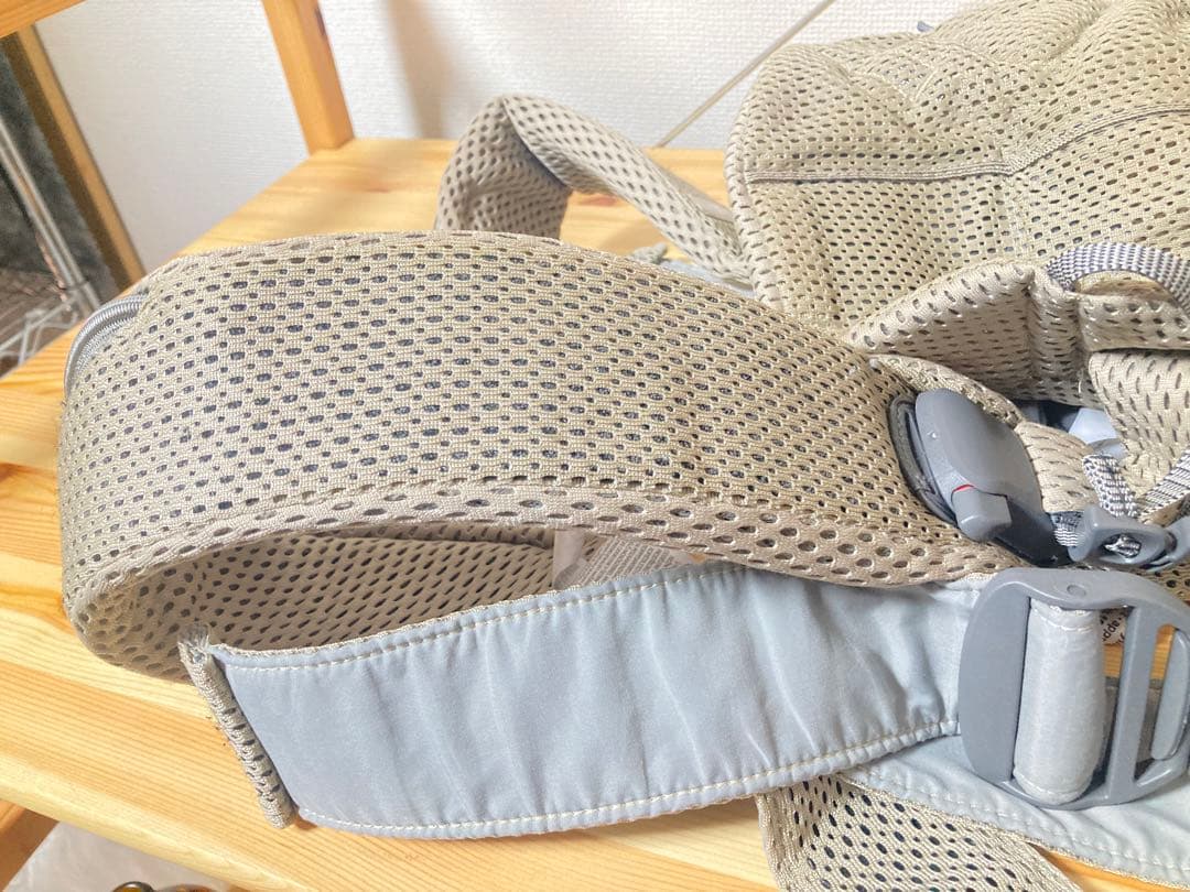 ☆超美品！ ベビービョルン 抱っこ紐 ワンカイエアー グレーベージュ 抱っこひも