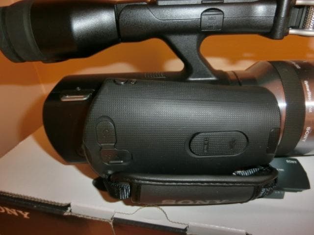 ソニーレンズ交換式デジタルHDビデオカメラレコーダー NEX-VG10一式＋α