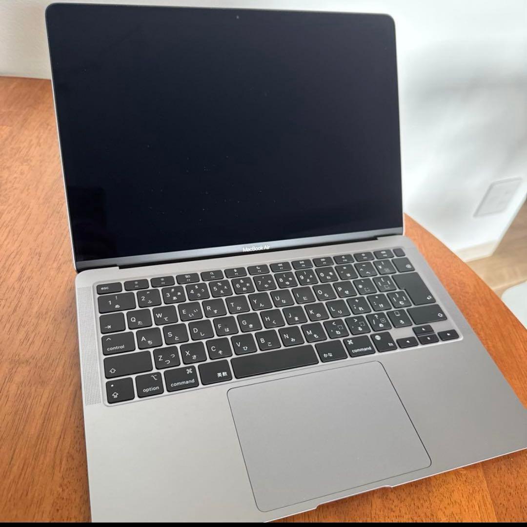 【美品】MacBook Air M1 (★キーボードカバー＆ケースカバー付き)