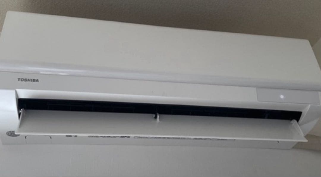 TOSHIBA RAS-2211TW 2021年製ルームエアコン6畳用　禁煙