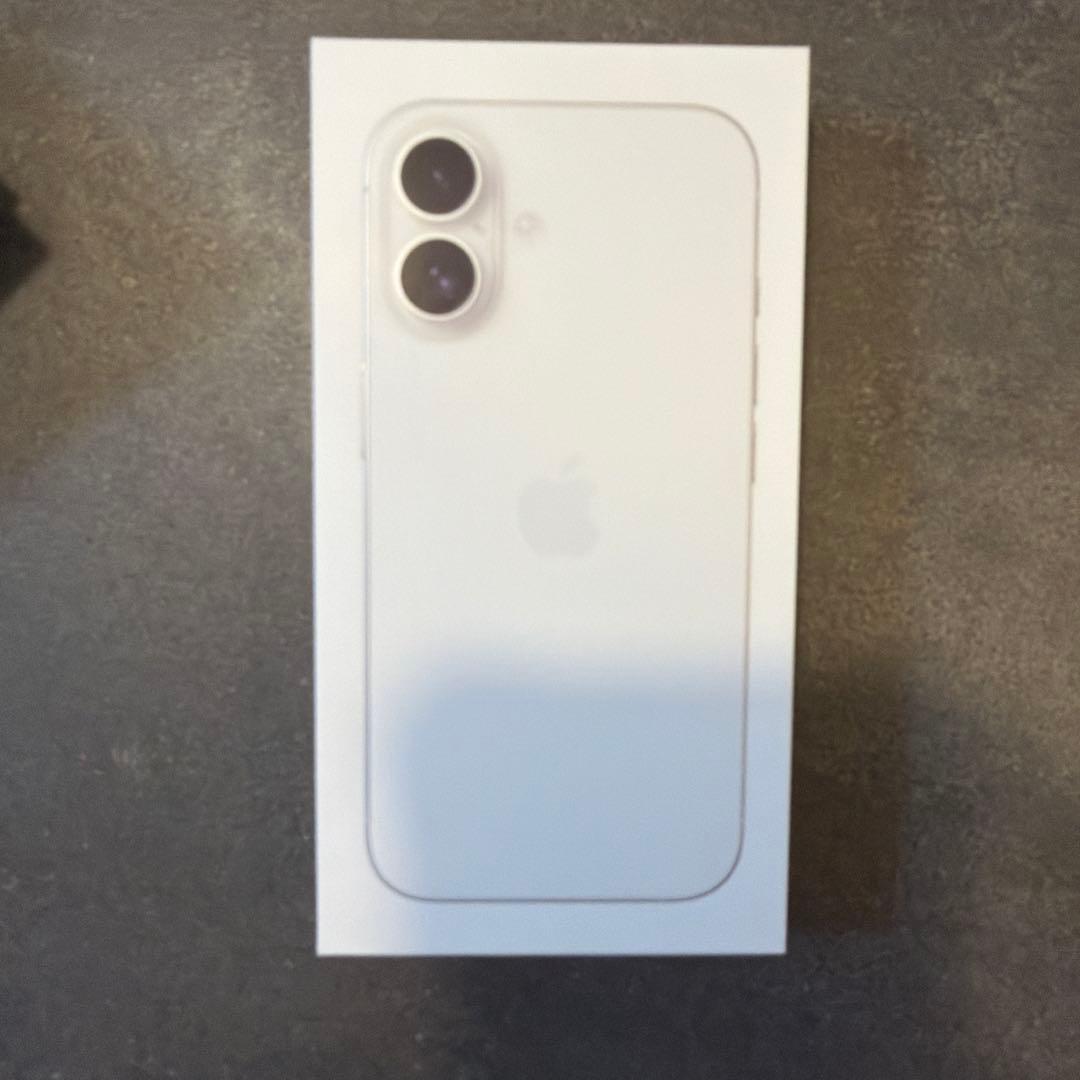 ［新品未使用］iPhone16 512GB white 白　充電器付き　即日発送