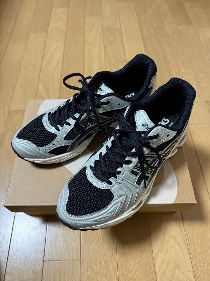 靴 Asics Gel-Kayano 14 \