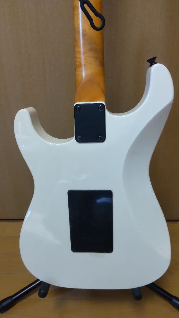 【ジャンク品】Charvel　エレキギター　ホワイト