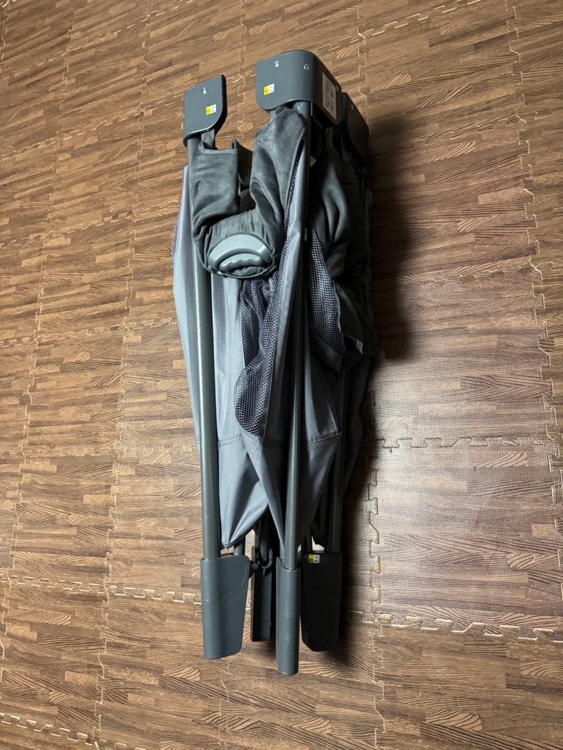 アップリカ　ココネルエアープラスAB ベビーベッド　グレー