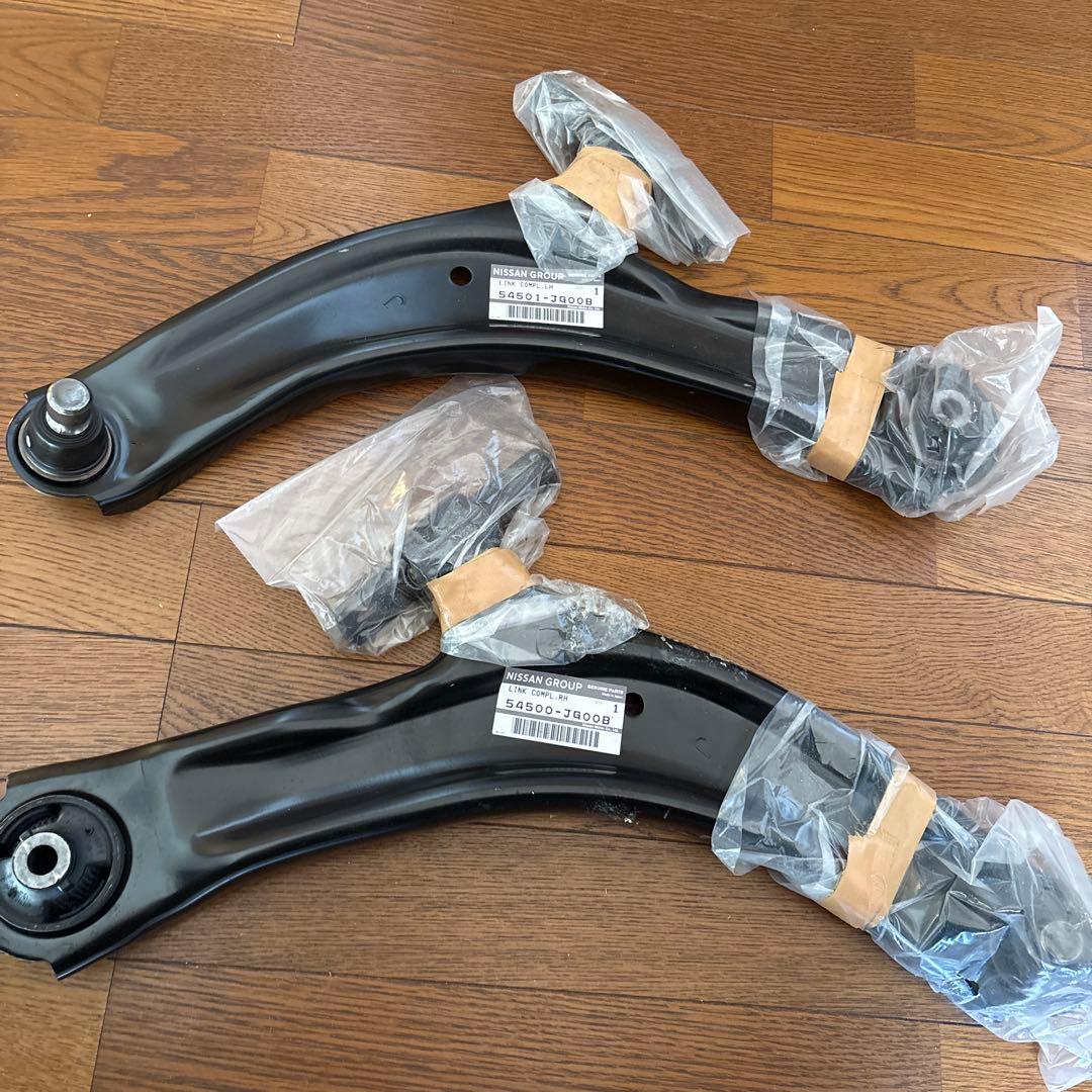 日産　エクストレイル　DNT31純正ロアアーム左右セット　取り付けボルト、ナット