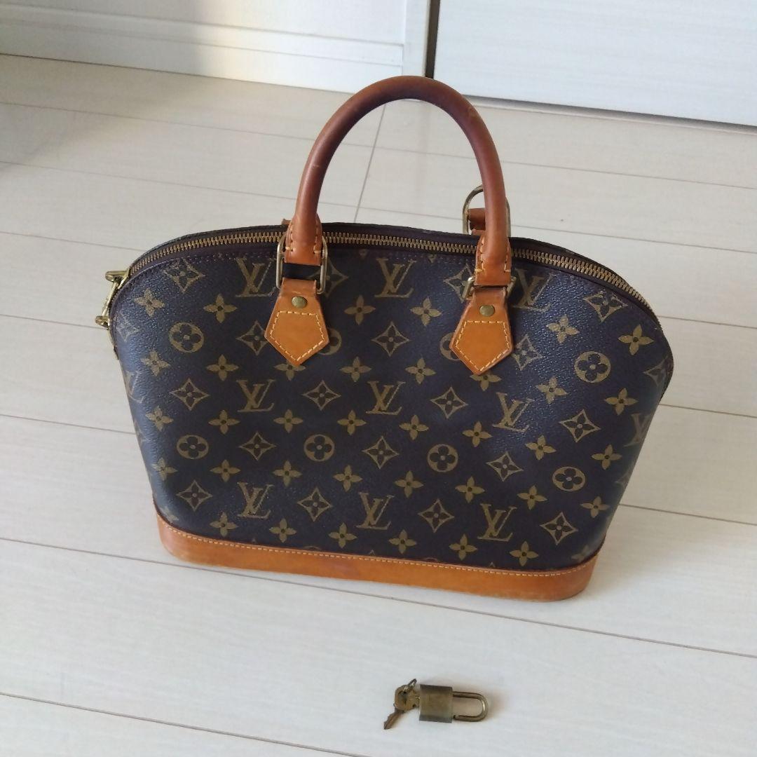 Louis Vuittonアルマハンドバッグ