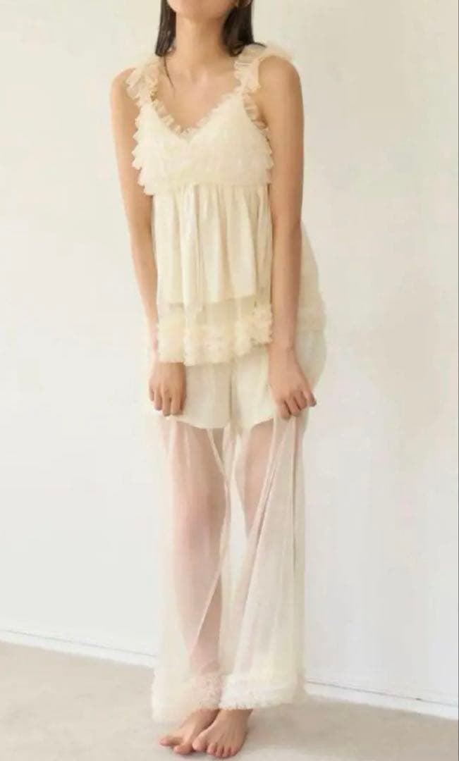 SNIDEL✴︎タグ付きチュールフリルキャミ＆パンツレイヤードレースランジェリー