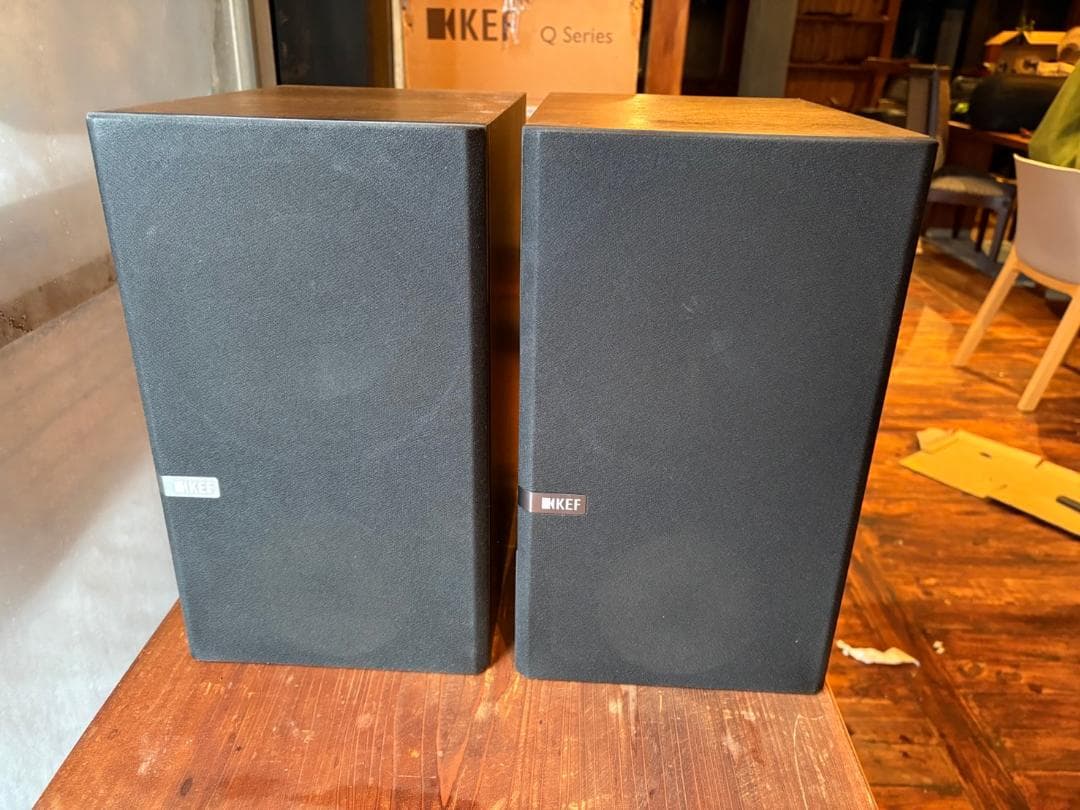 KEF Q300 [ヨーロピアンウォールナット ペア]
