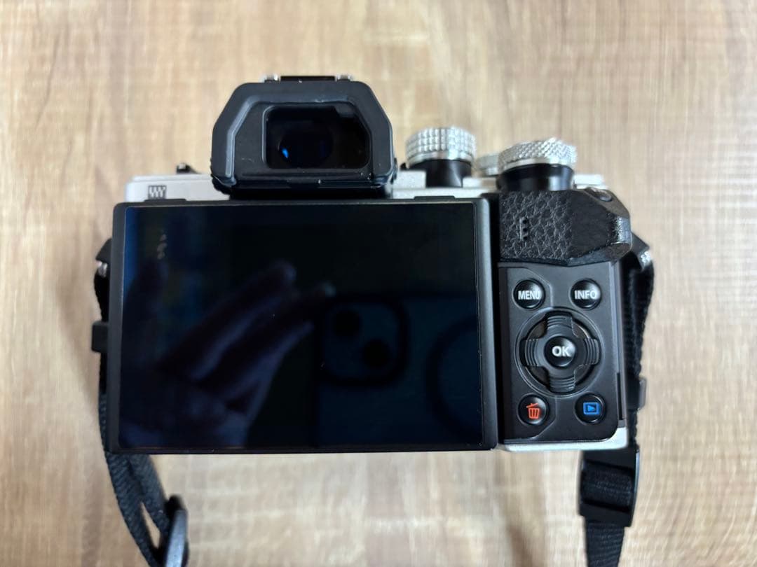 OLYMPUS OM-D E-M10 MarkII ダブルズームキット