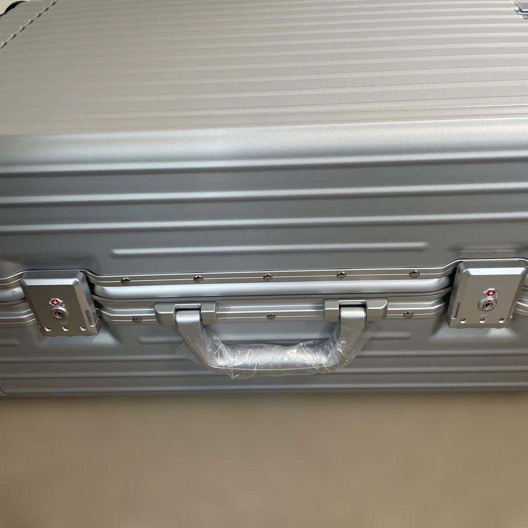 リベティLibeteeキャリーケースMサイズ　新品未使用　カバー&ネームタグ付