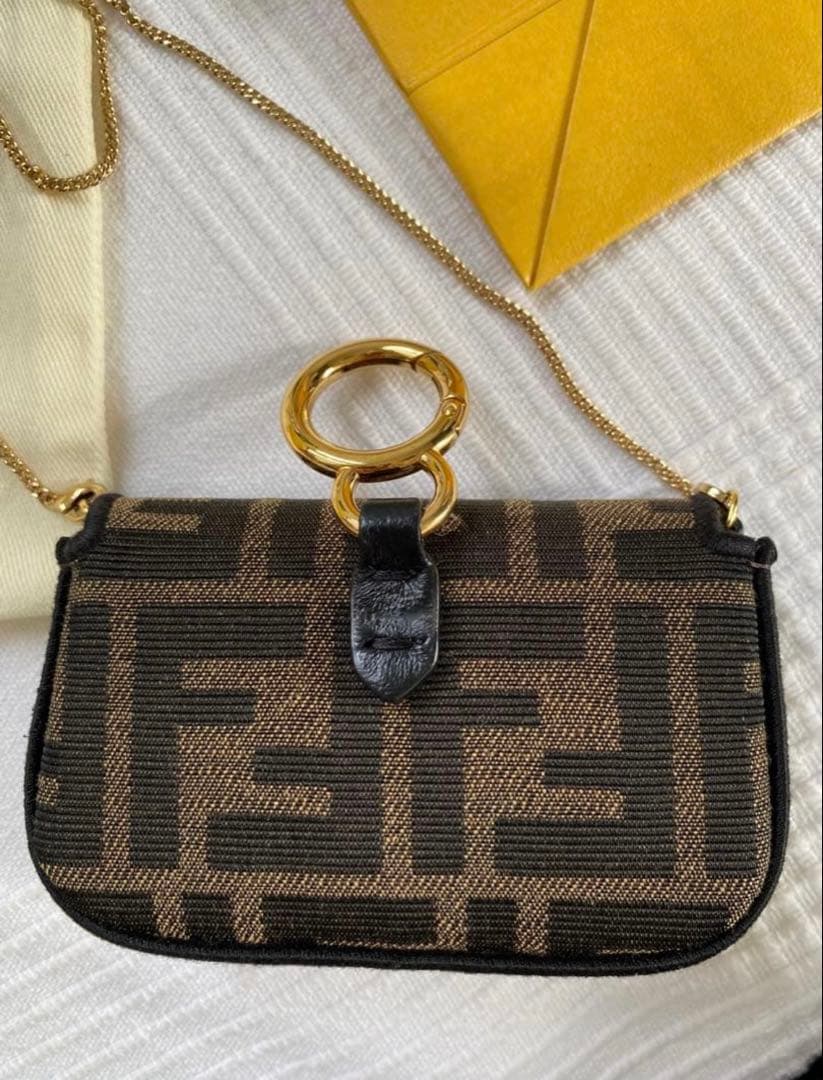 FENDI ナノバケット　超美品　ミニバッグ　ポーチ