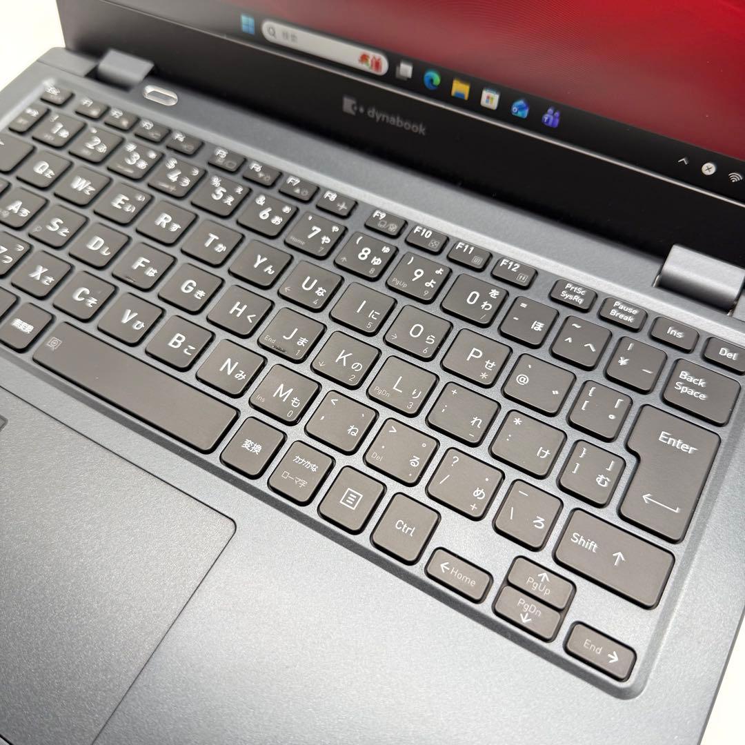 美品 dynabook 11世代i5 16GB SSD256 高速静音 875g