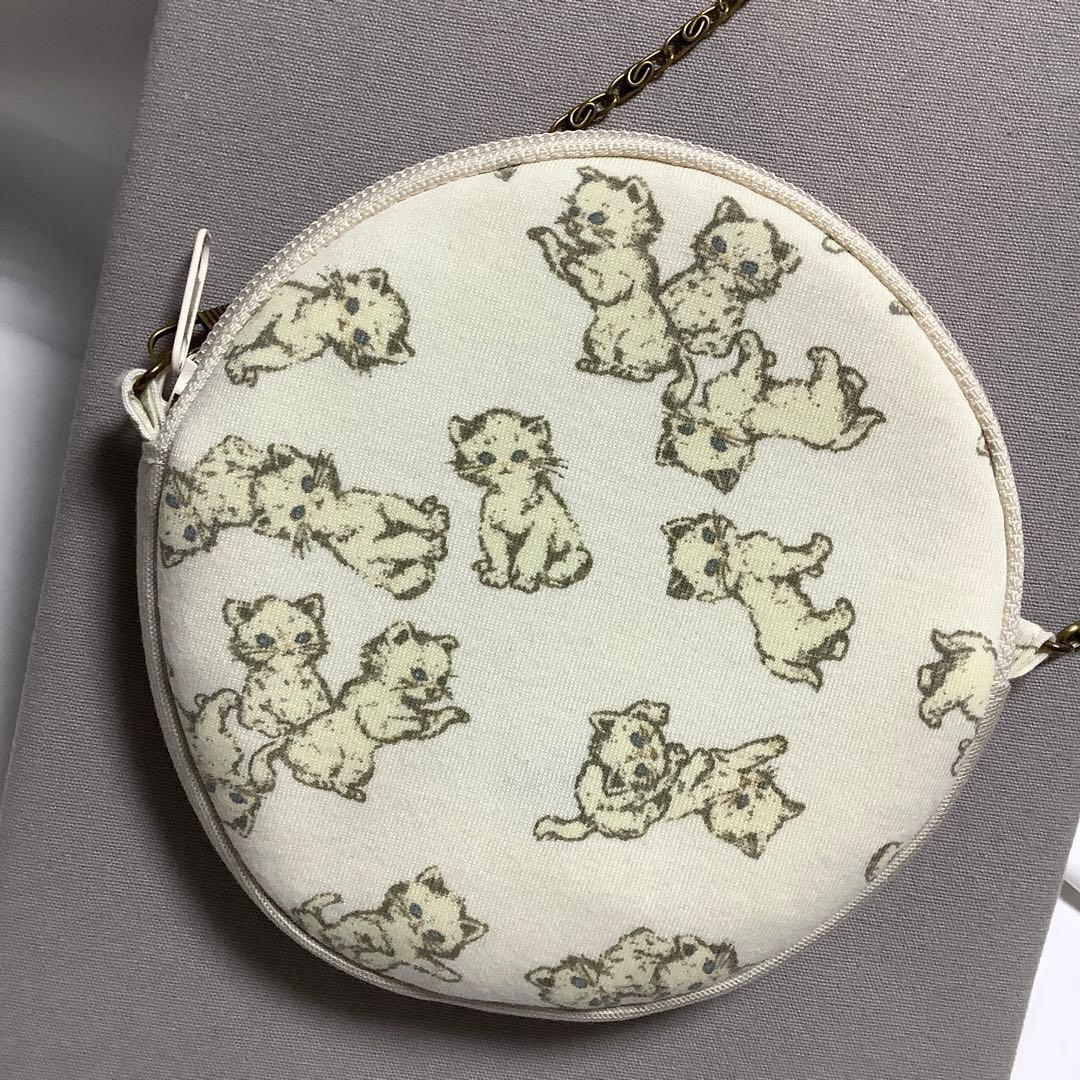 ハンドメイド　フラットポーチ　マスコットポーチ　パネル生地　ポメラニアン