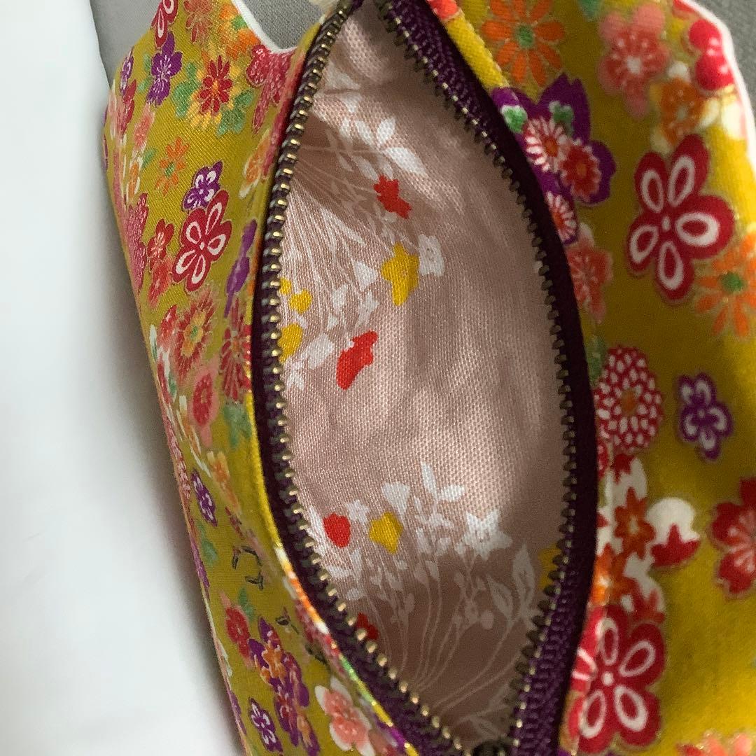 ハンドメイド　フラットポーチ　マスコットポーチ　パネル生地　ポメラニアン