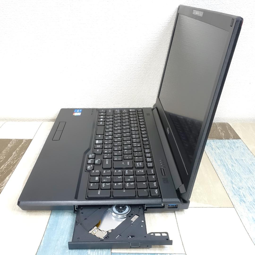 未使用に近いバリ速の２０２３年製✨１２世代ｉ５に超高速ＳＳＤ＆大容量１６Ｇメモリ